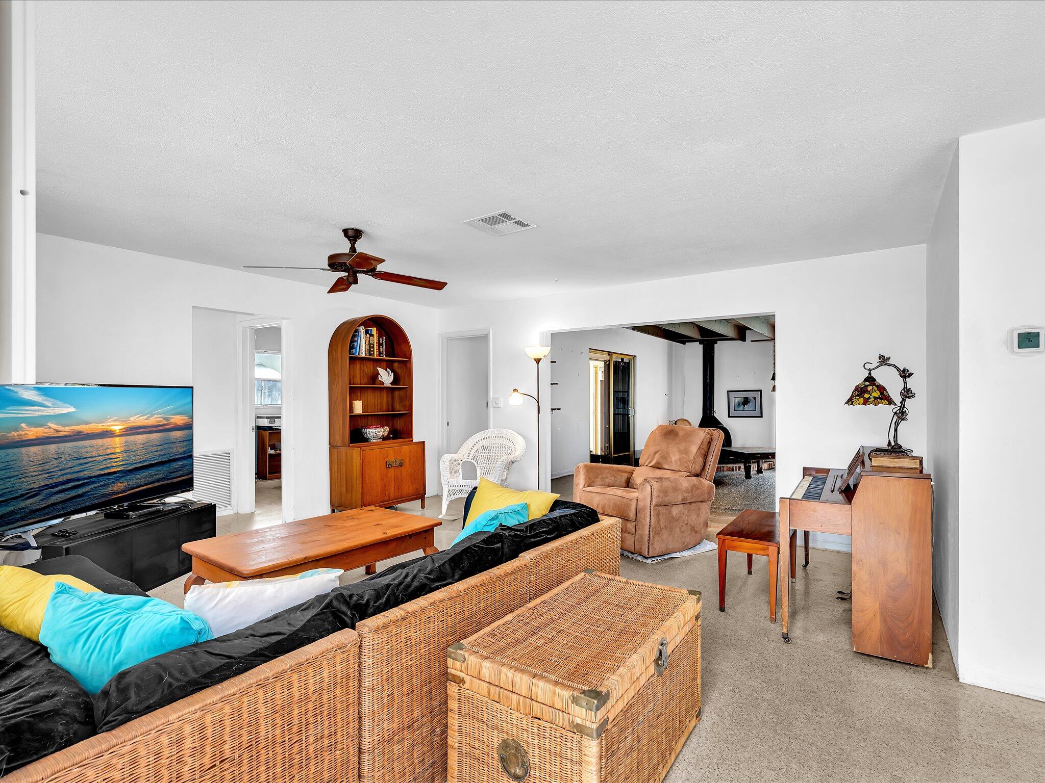 2121 NE 52ND Street