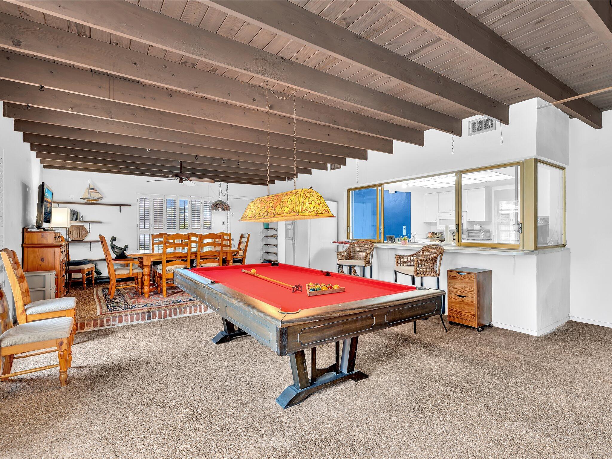 2121 NE 52ND Street