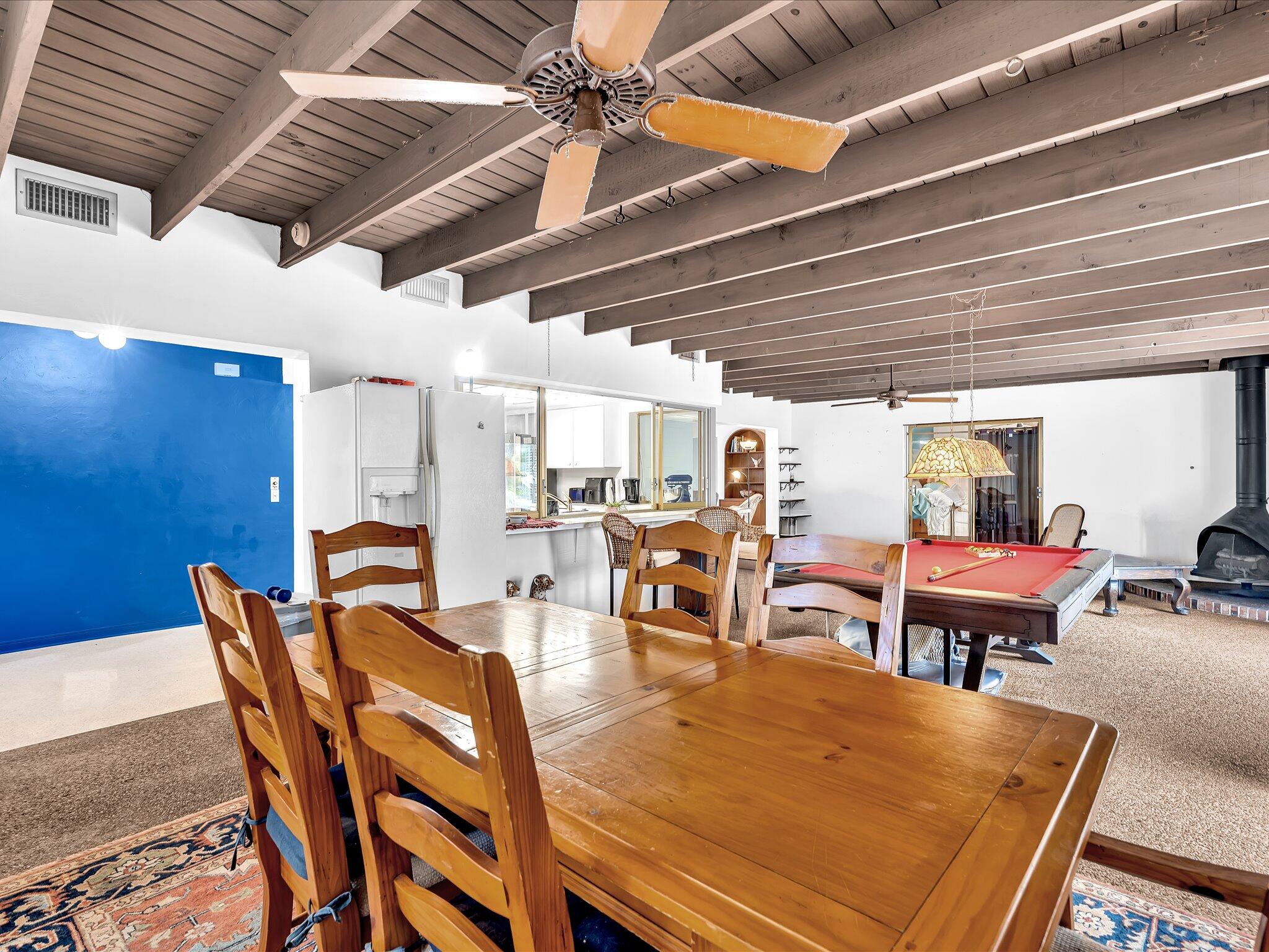 2121 NE 52ND Street