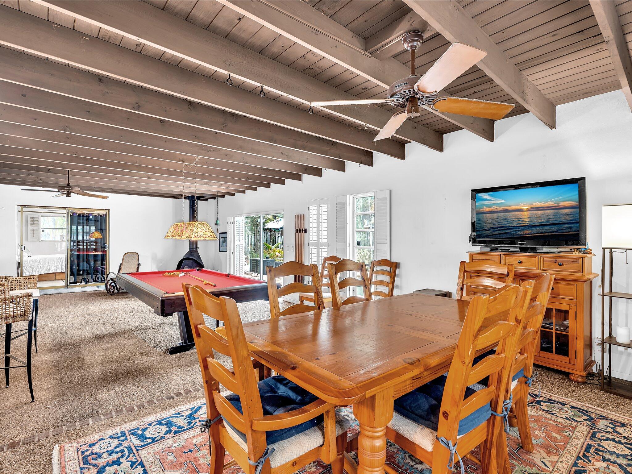 2121 NE 52ND Street