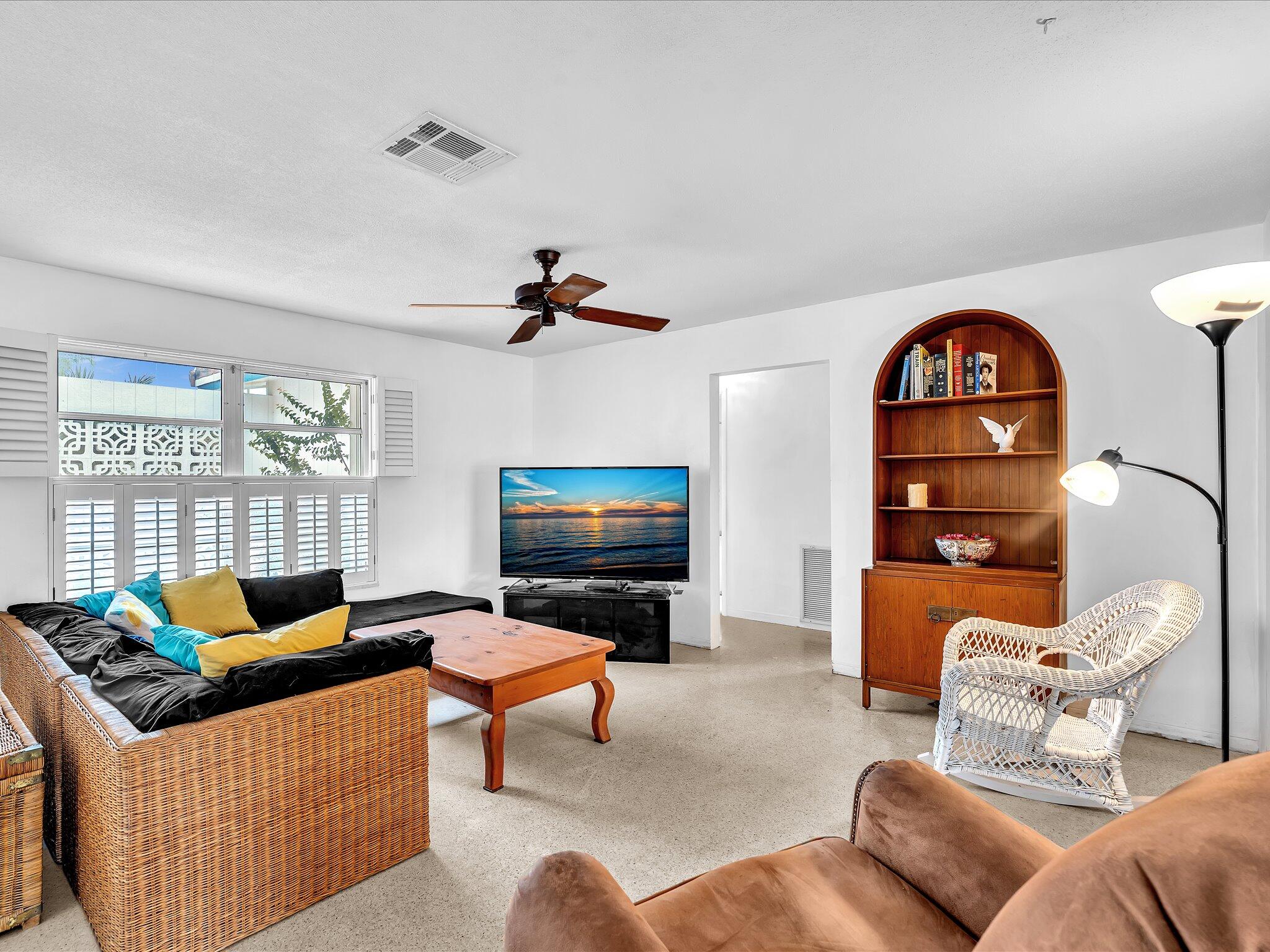 2121 NE 52ND Street