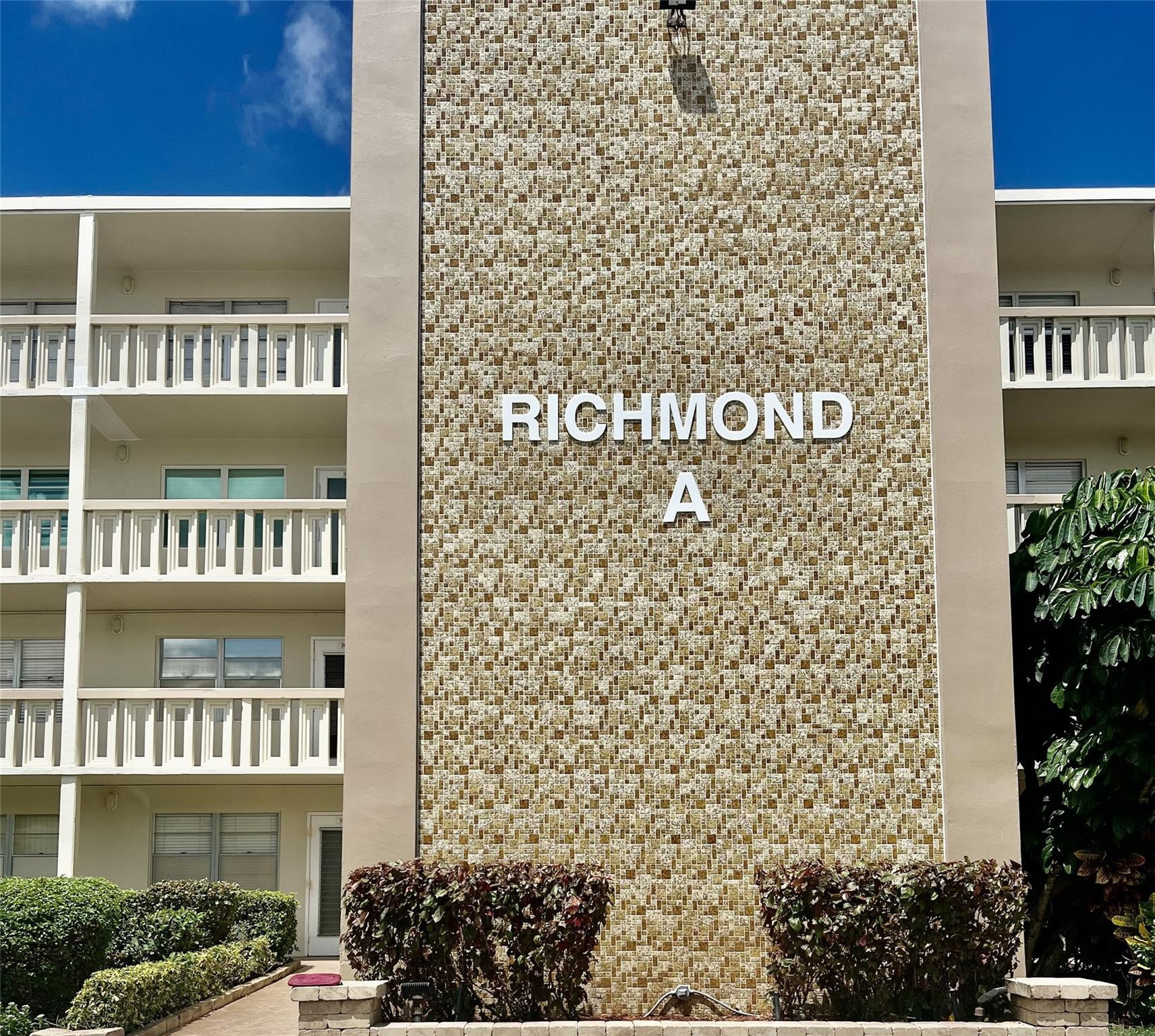 213 Richmond A 213