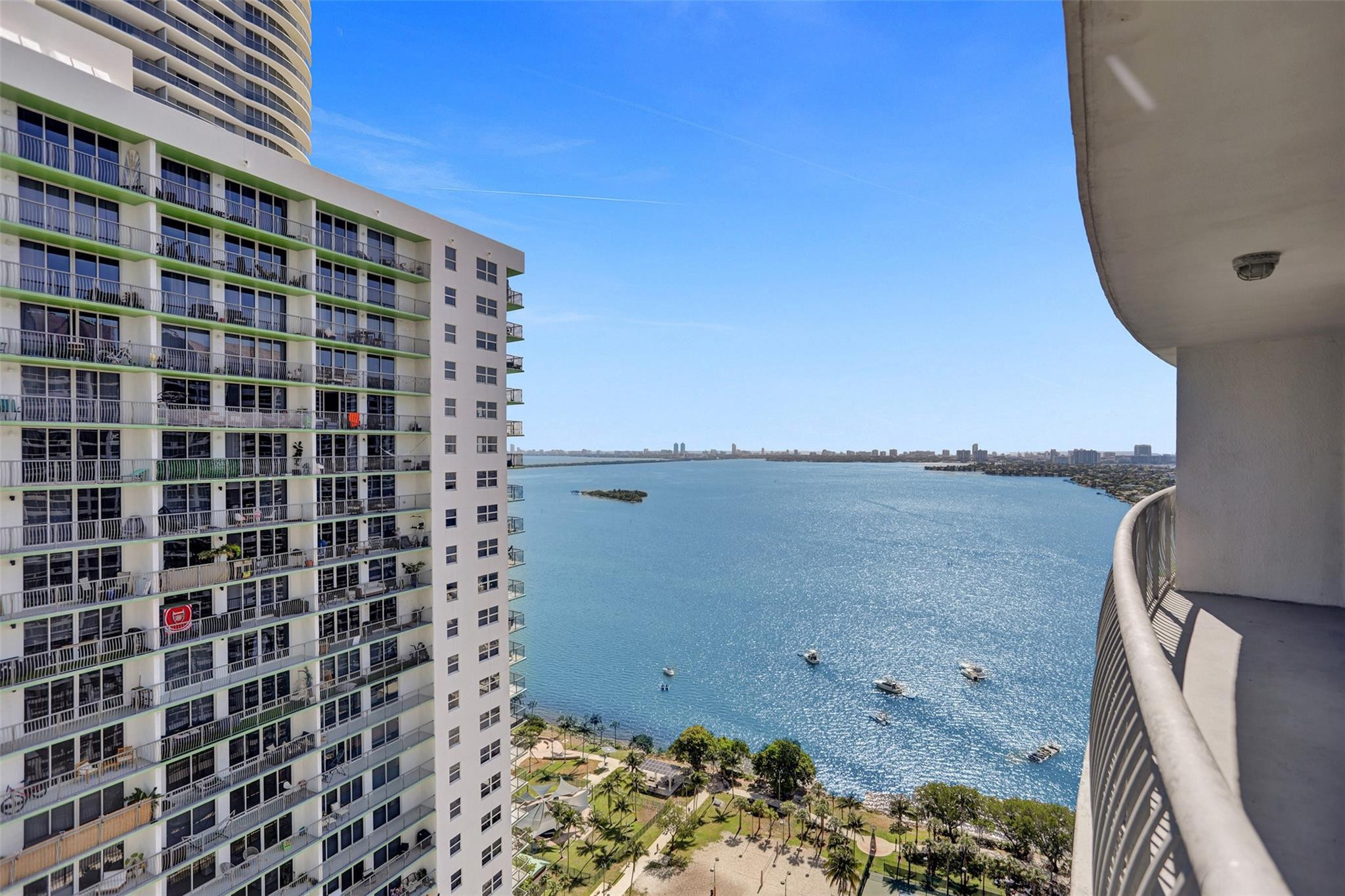 1750 N Bayshore Dr