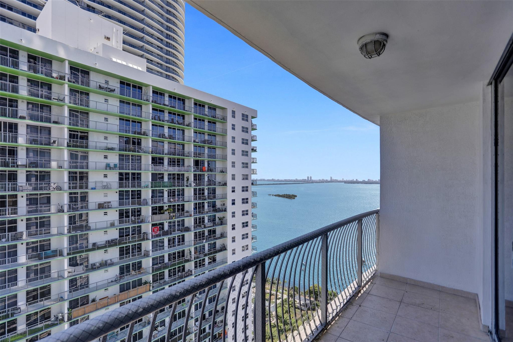 1750 N Bayshore Dr