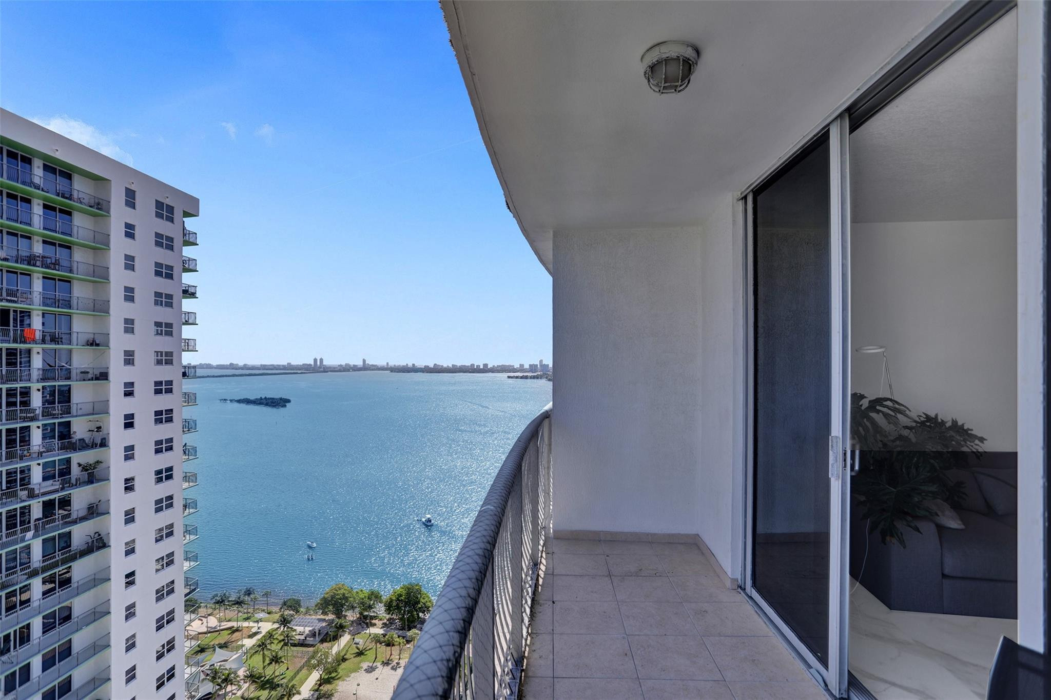 1750 N Bayshore Dr