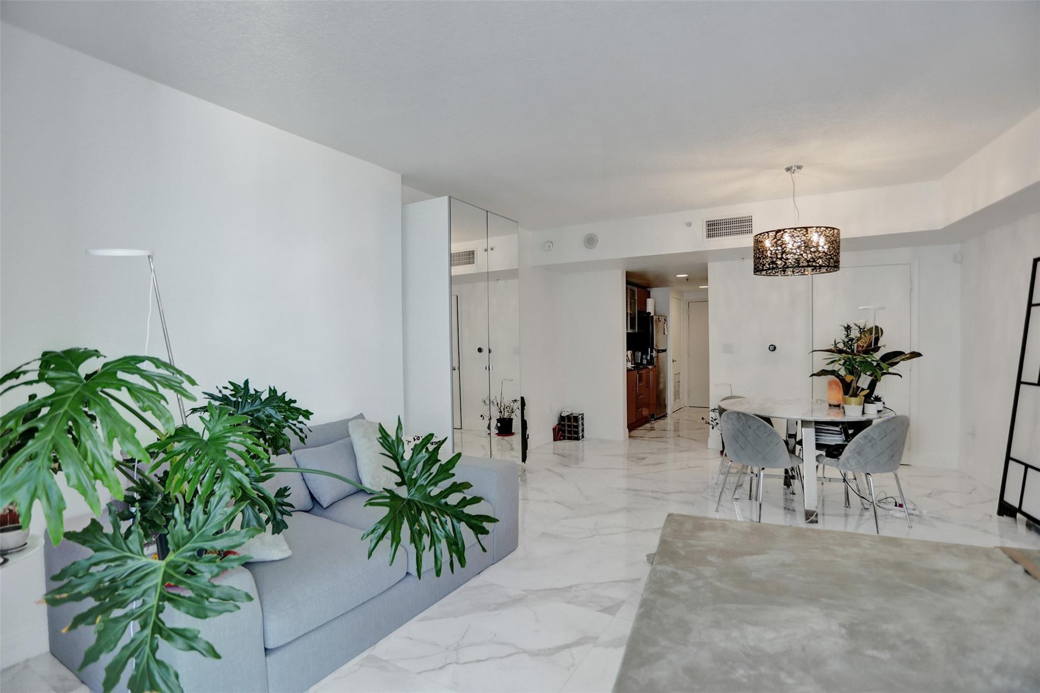 1750 N Bayshore Dr