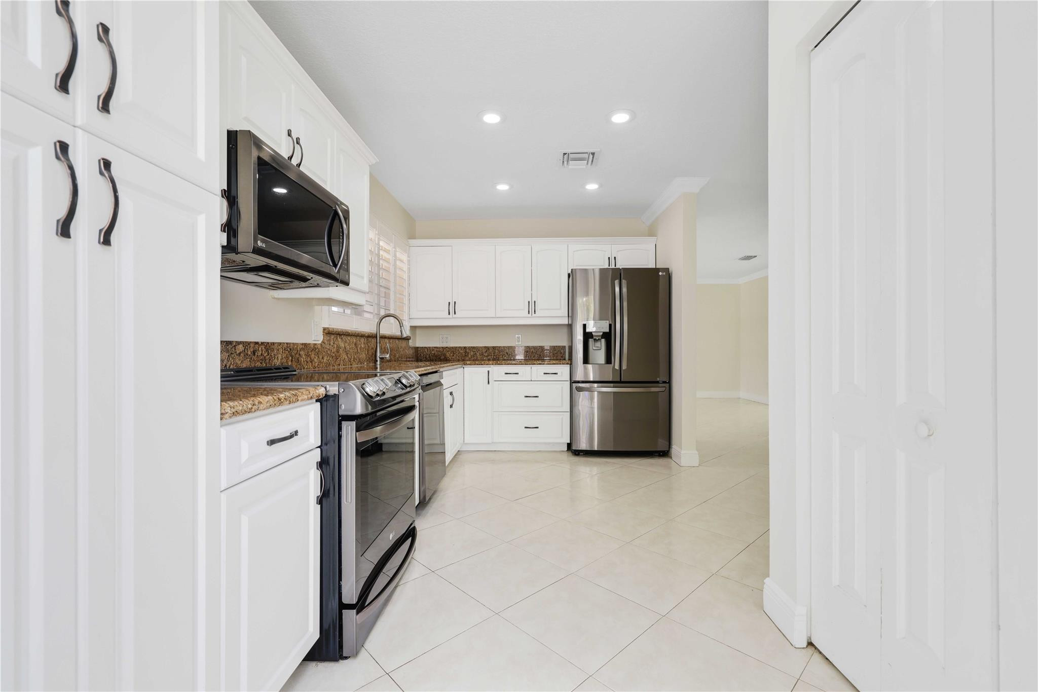 1040 W Camino Real