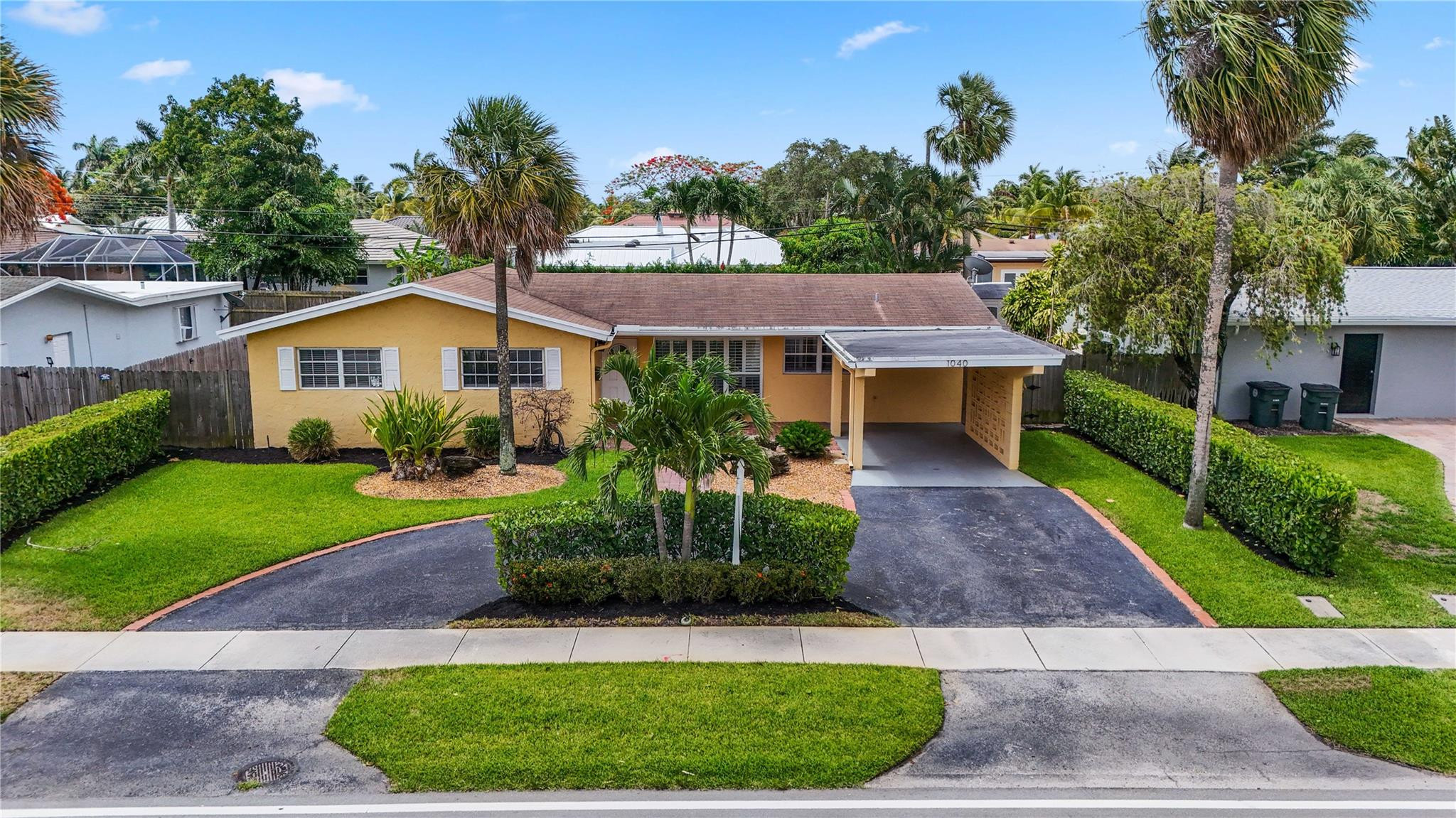 1040 W Camino Real