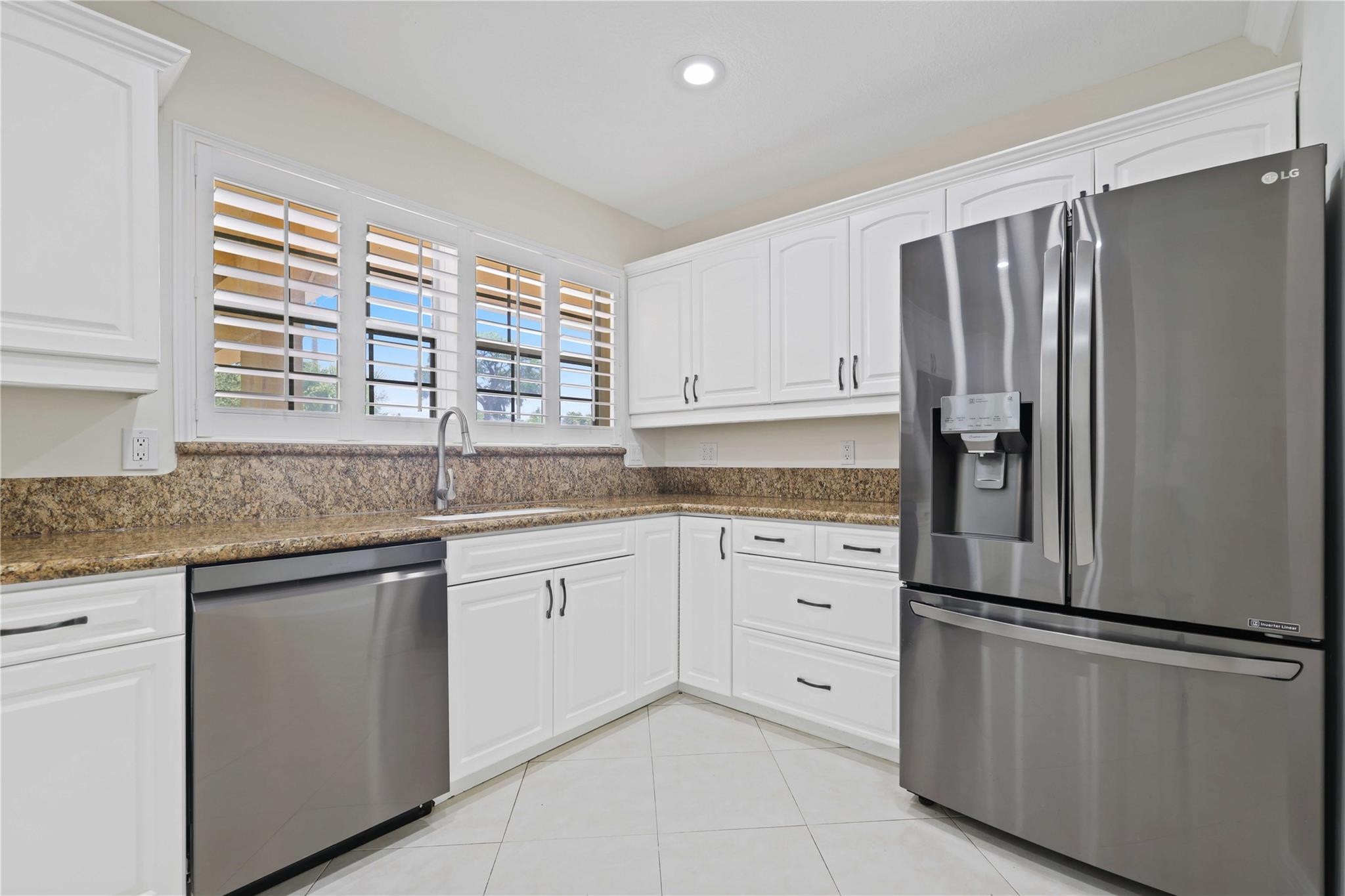 1040 W Camino Real
