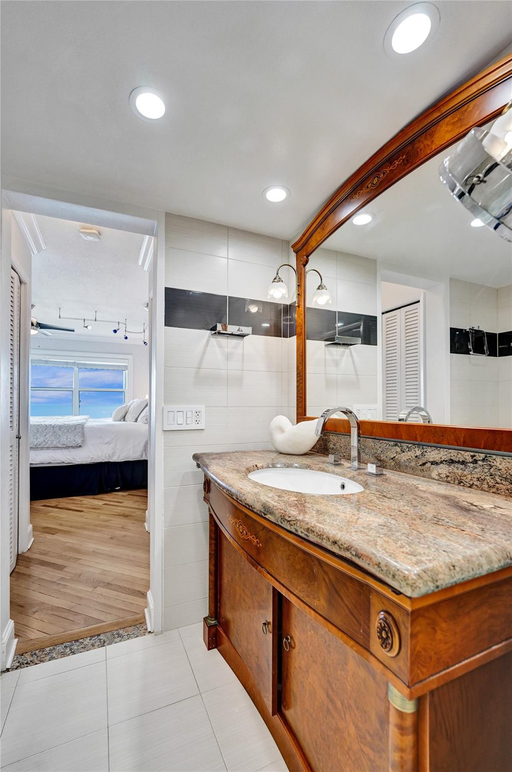 1610 N Ocean Blvd 1002