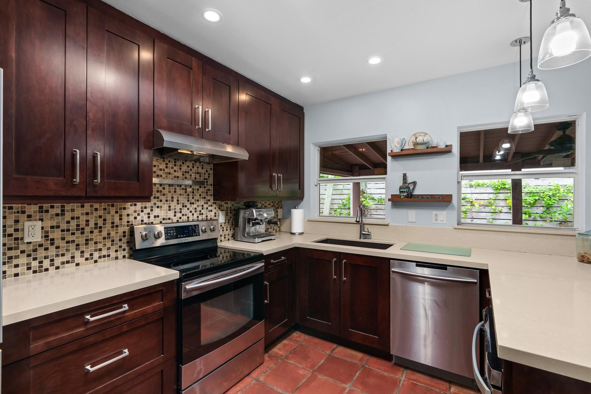 1627 NE 17th Ave