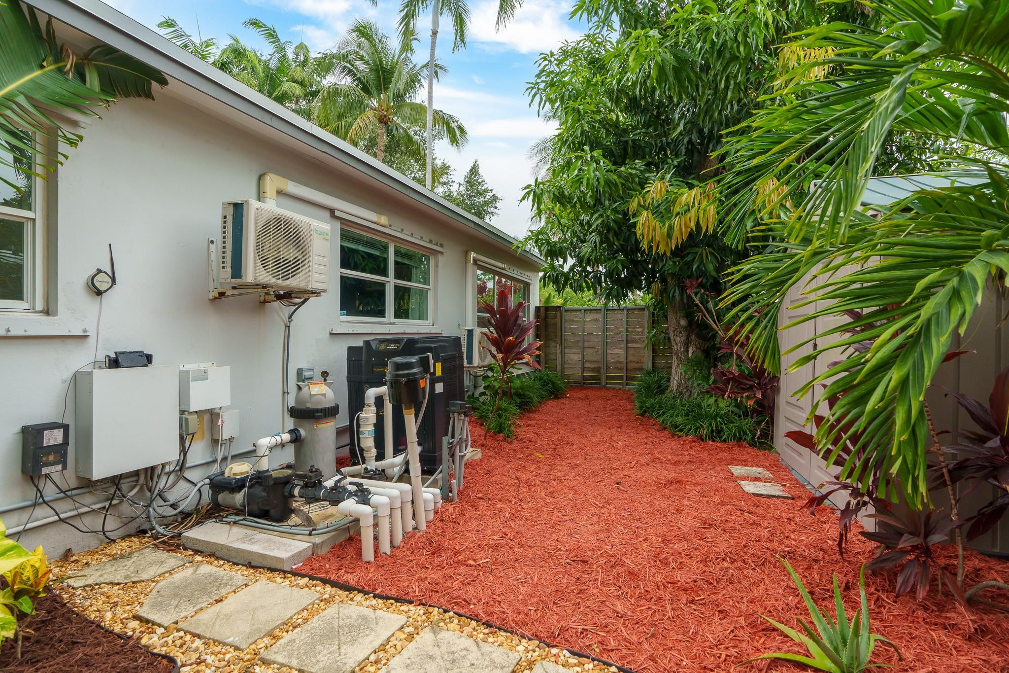 1627 NE 17th Ave