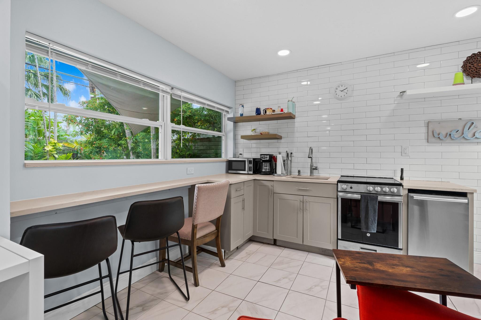 1627 NE 17th Ave