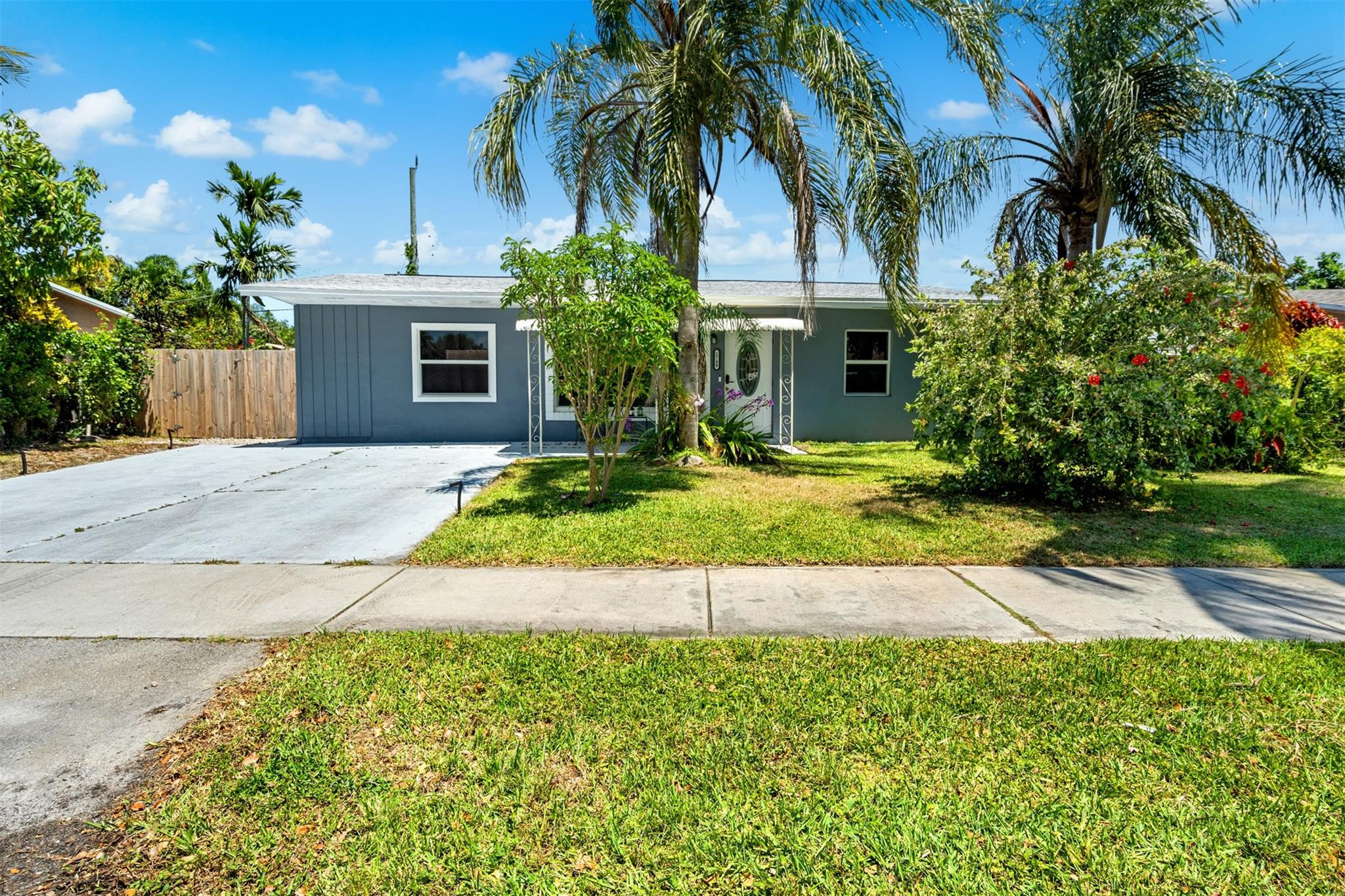 2740 NE 7th Ter