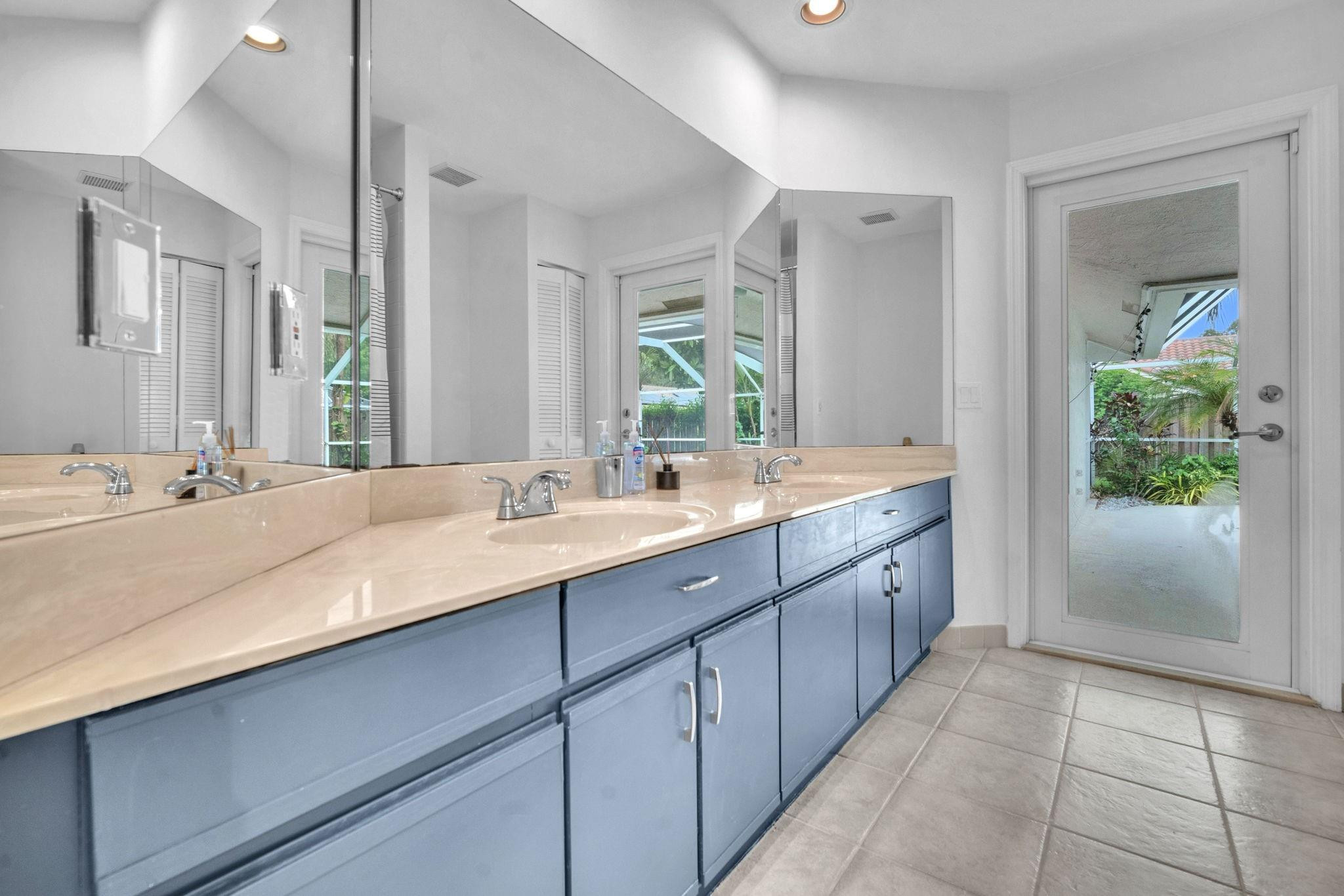 1501 SW 52nd Ter
