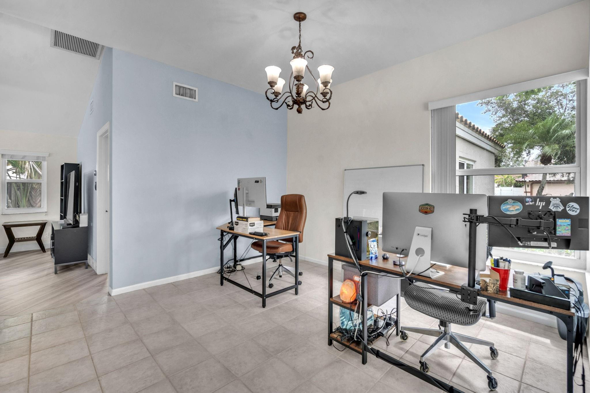 1501 SW 52nd Ter