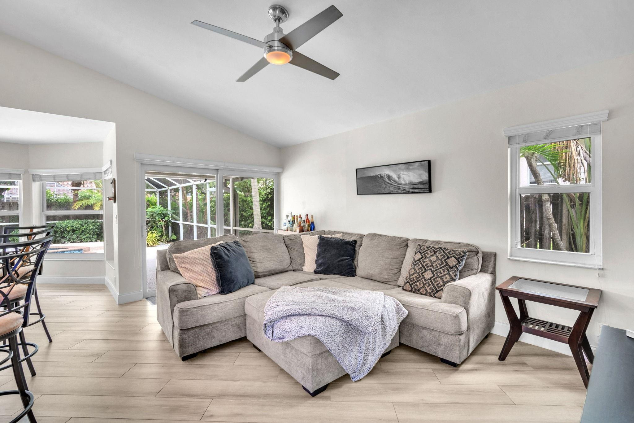 1501 SW 52nd Ter