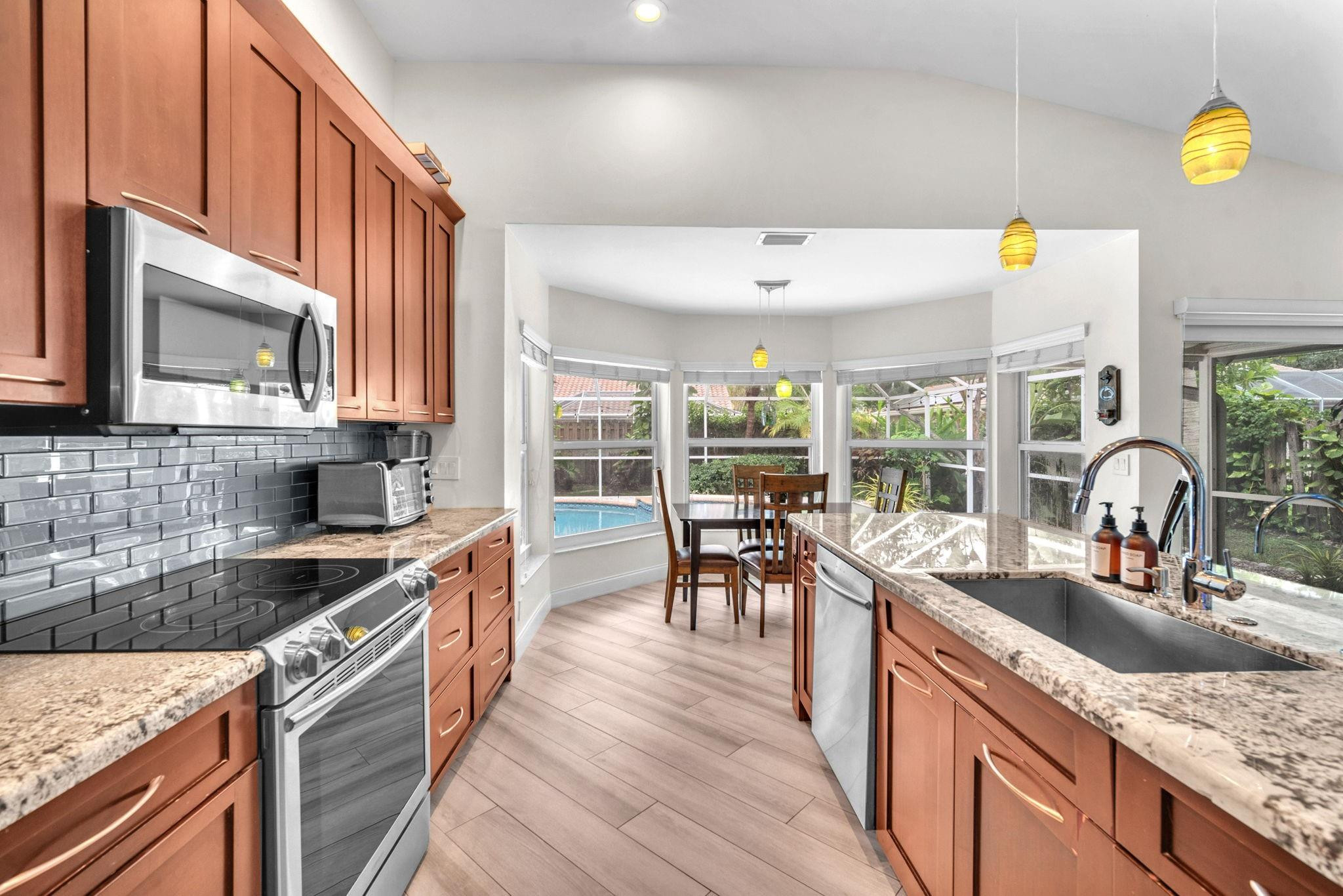 1501 SW 52nd Ter