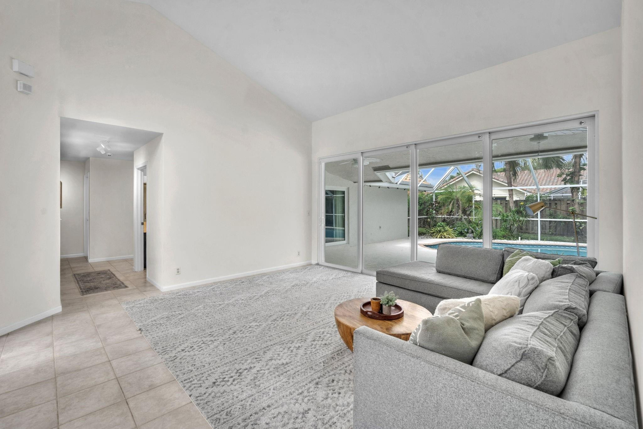 1501 SW 52nd Ter