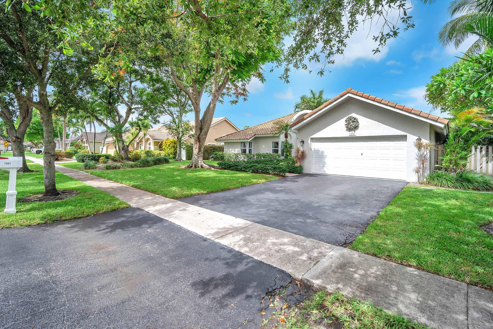 1501 SW 52nd Ter