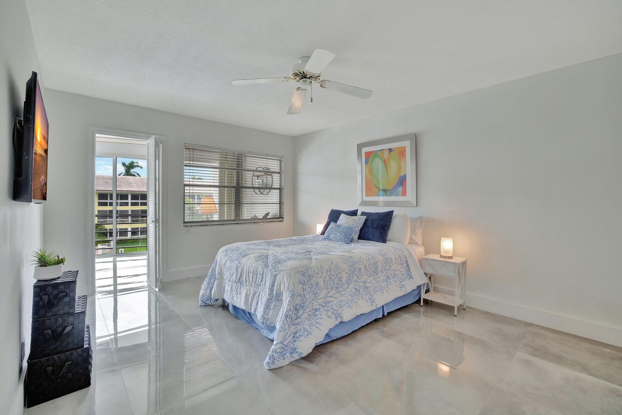 3000 NE 48th St 303