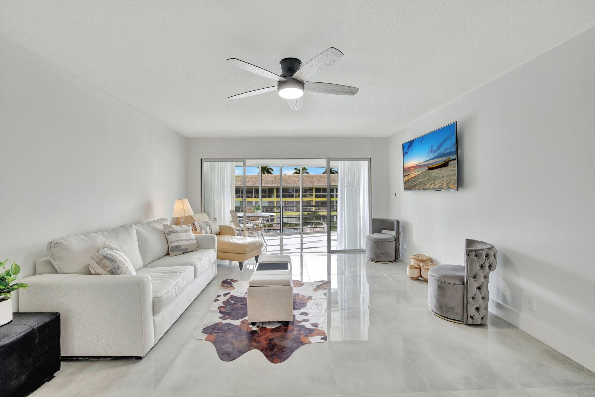 3000 NE 48th St 303