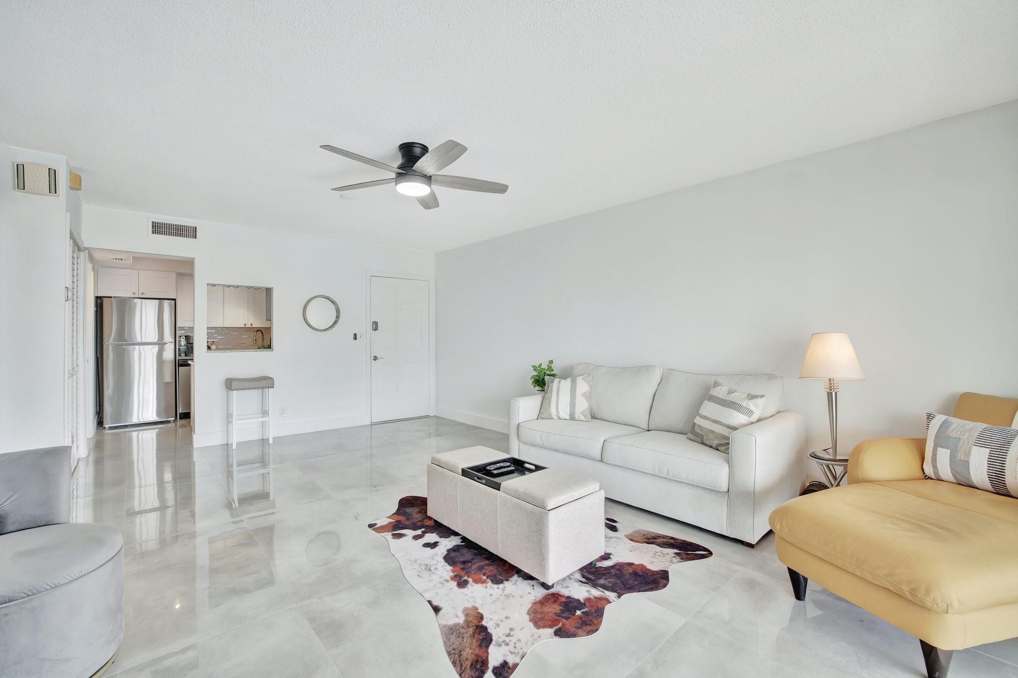 3000 NE 48th St 303