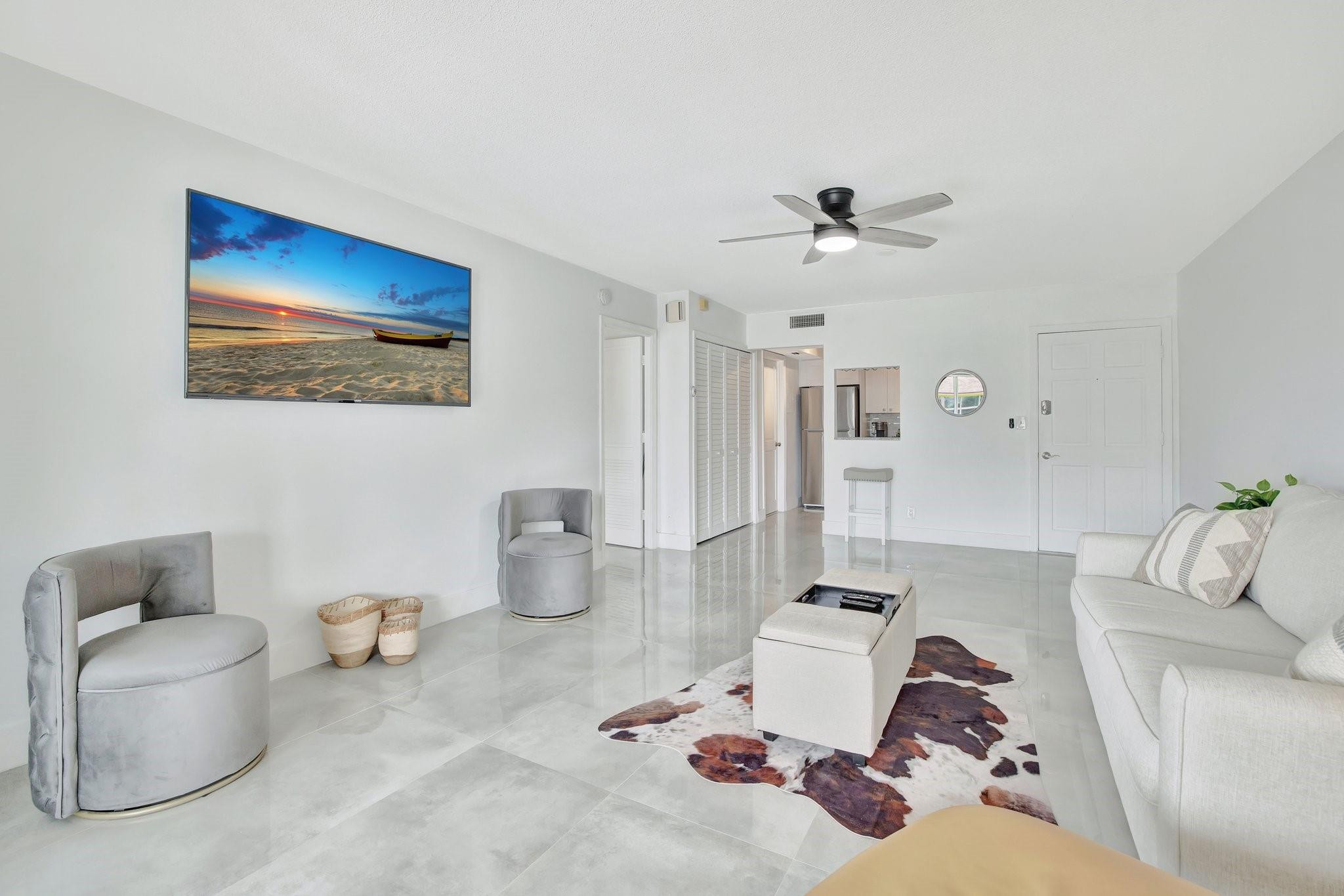 3000 NE 48th St 303