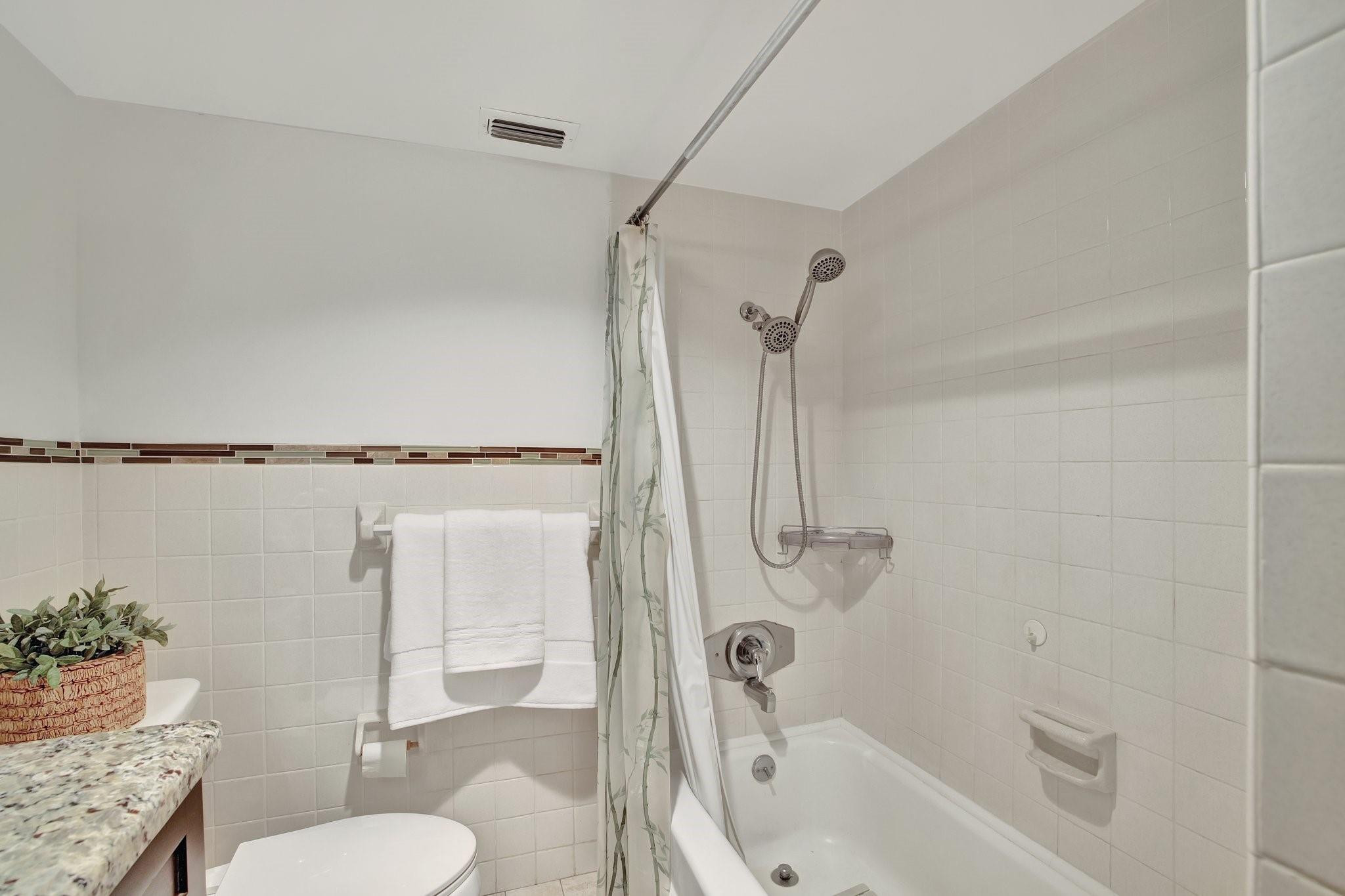 3000 NE 48th St 303