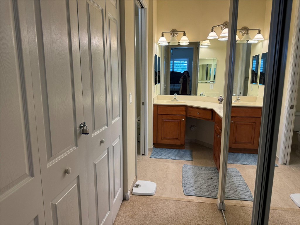 3500 Oaks Clubhouse Dr 204