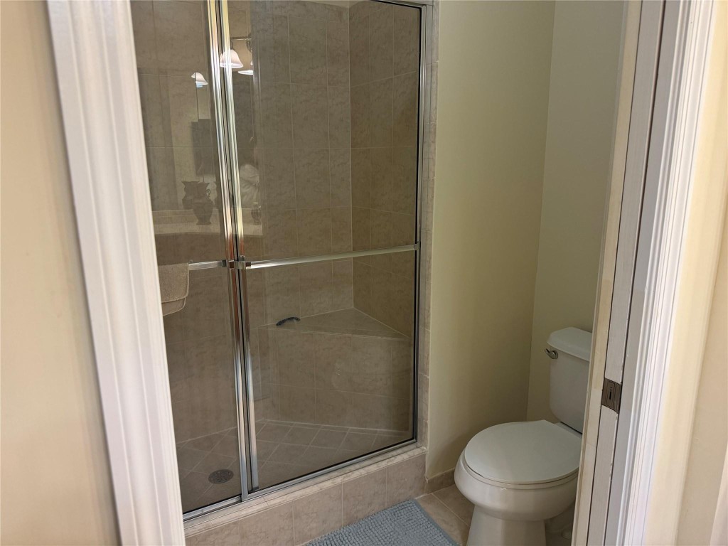 3500 Oaks Clubhouse Dr 204