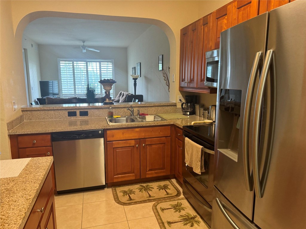 3500 Oaks Clubhouse Dr 204