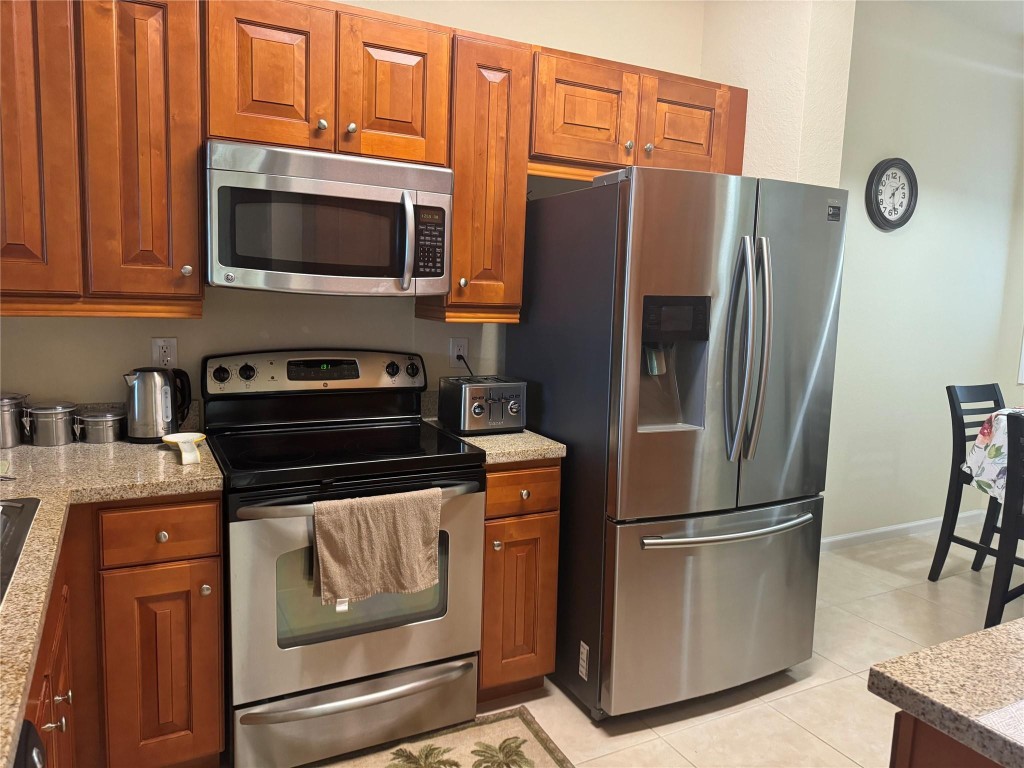 3500 Oaks Clubhouse Dr 204