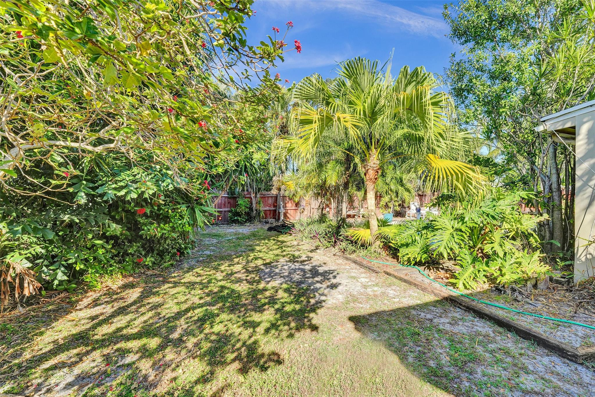 1813 NE 26th Dr