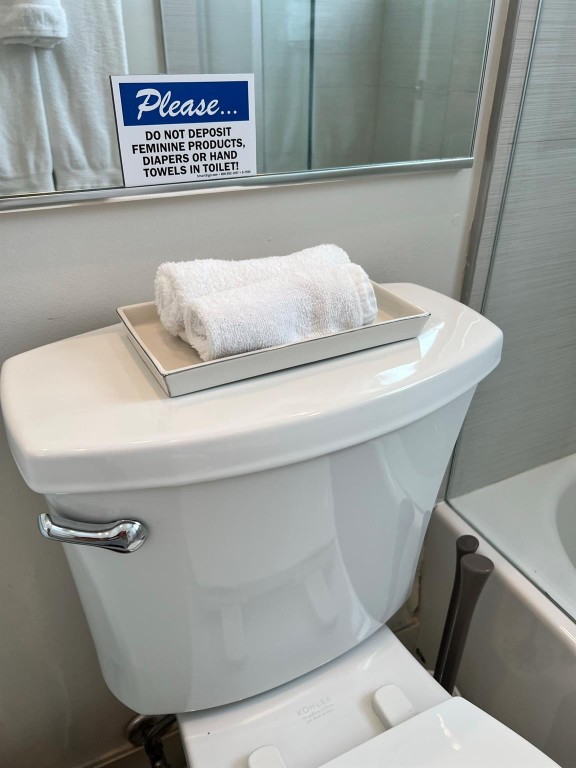 1705 N Riverside Dr 6