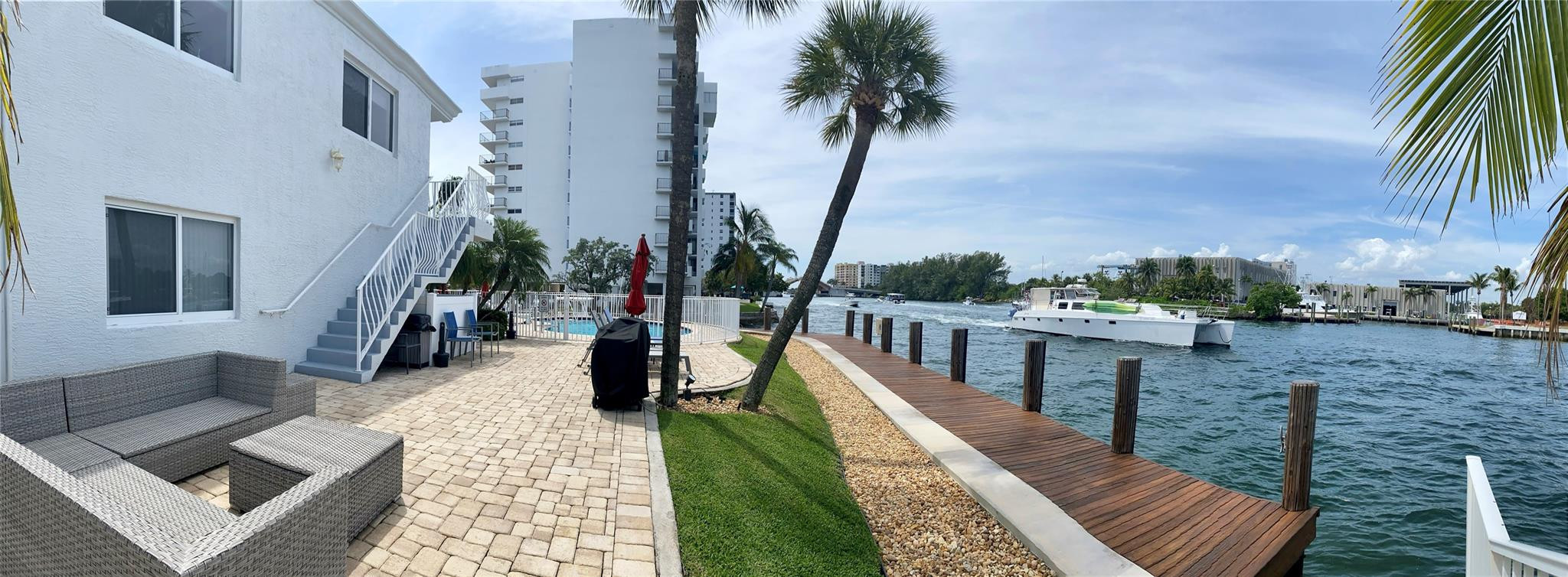 1705 N Riverside Dr 6