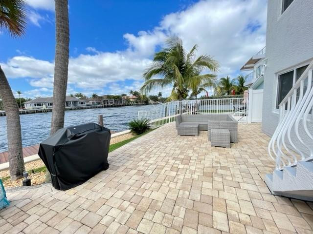 1705 N Riverside Dr 6