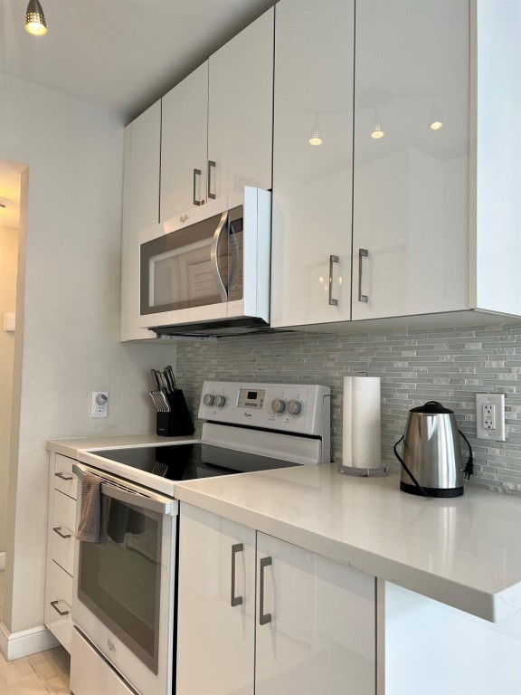 1705 N Riverside Dr 6