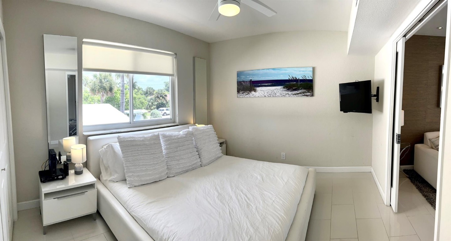 1705 N Riverside Dr 6