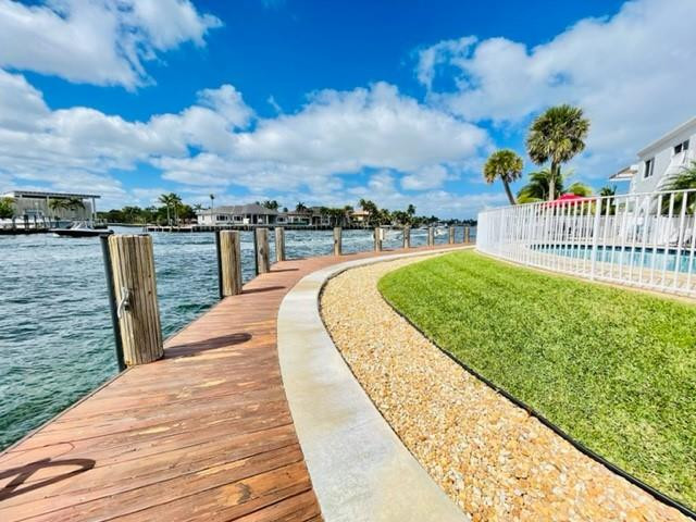 1705 N Riverside Dr 6