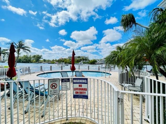 1705 N Riverside Dr 6