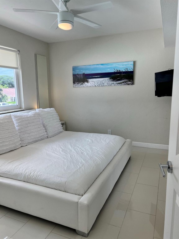 1705 N Riverside Dr 6