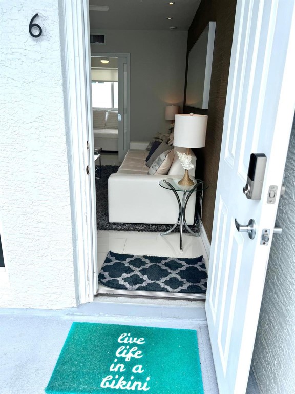 1705 N Riverside Dr 6