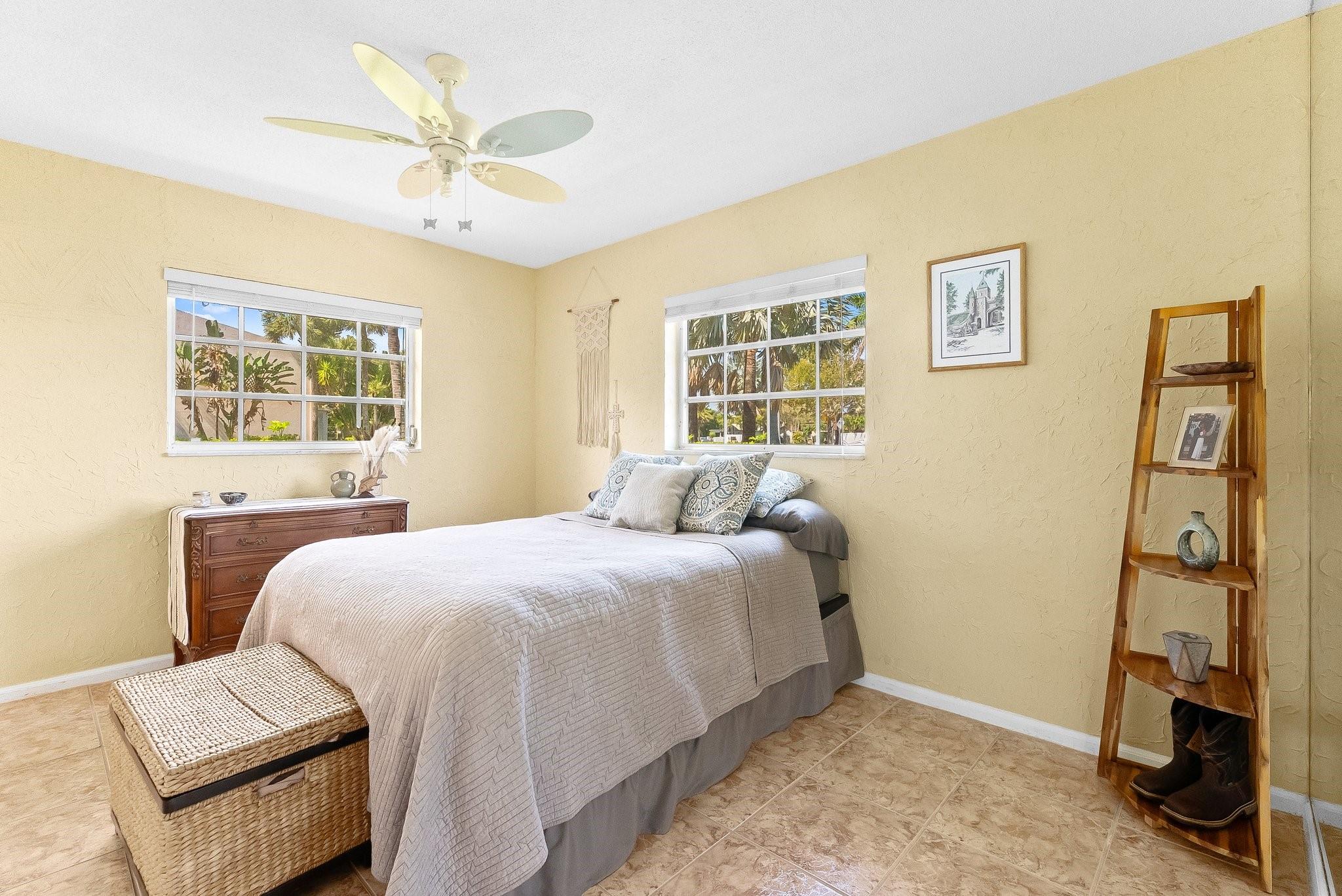 3015 N Palm Aire Dr 3015