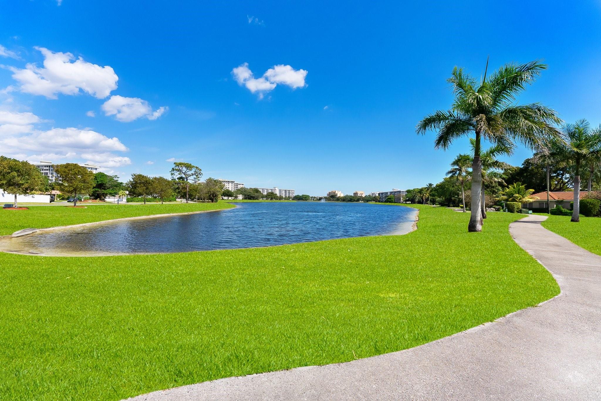 3015 N Palm Aire Dr 3015