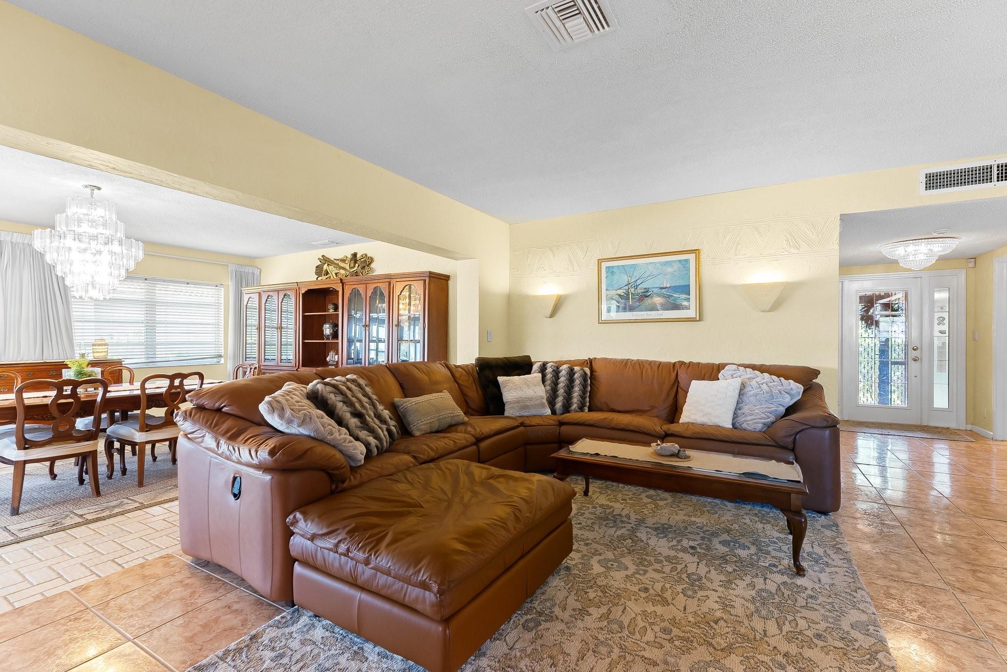 3015 N Palm Aire Dr 3015