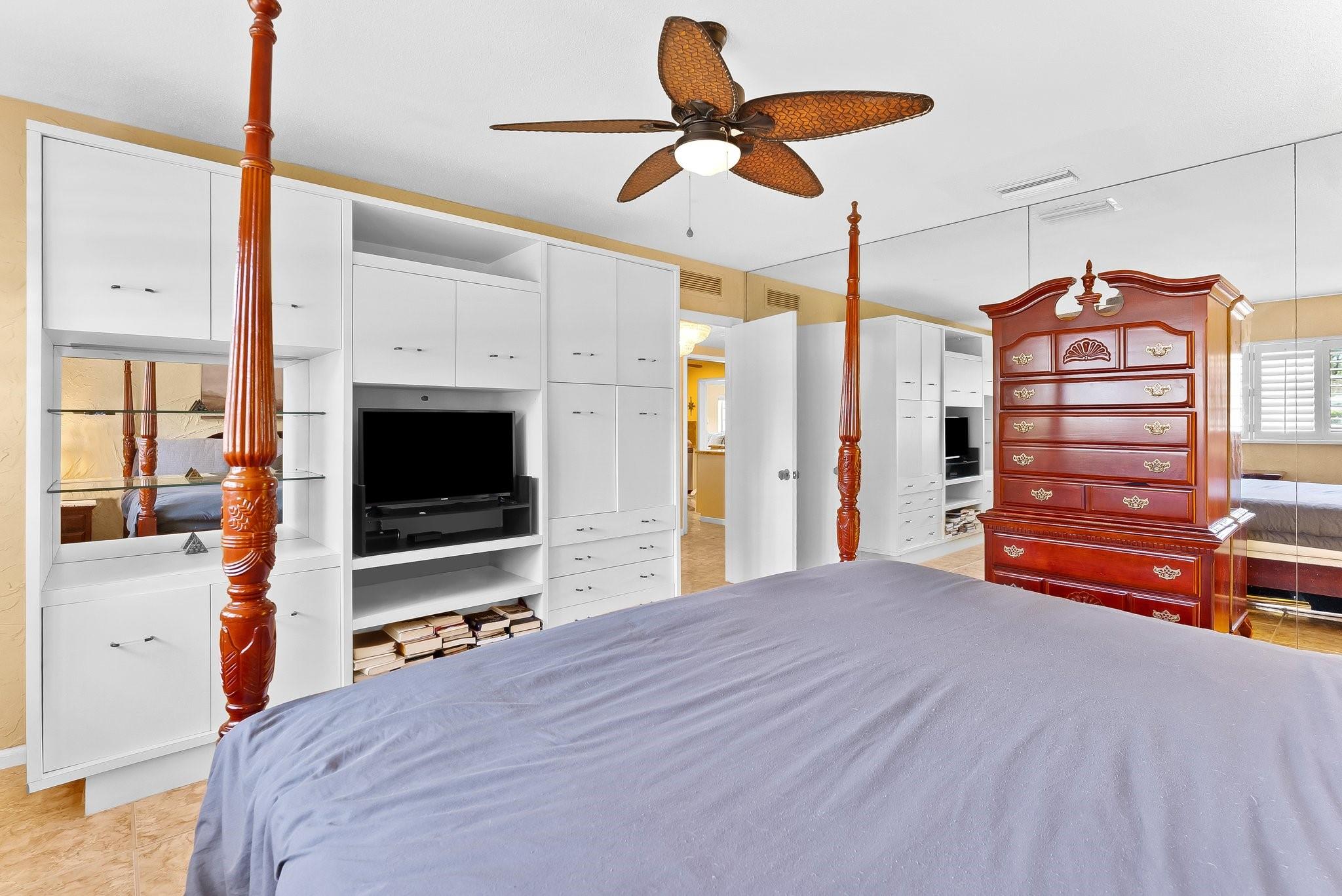 3015 N Palm Aire Dr 3015