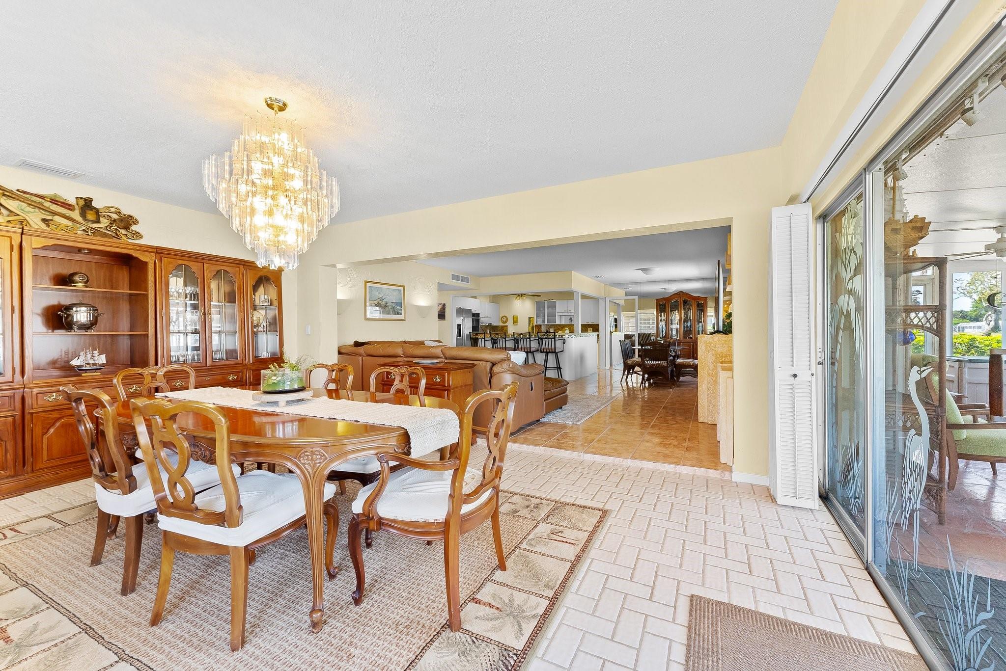 3015 N Palm Aire Dr 3015