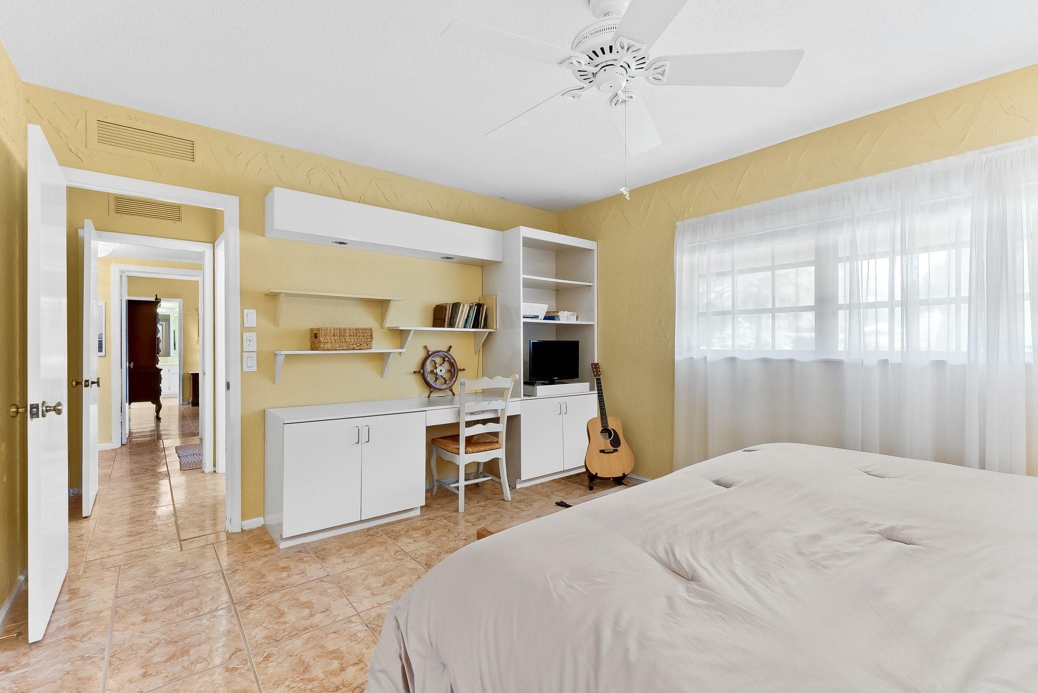 3015 N Palm Aire Dr 3015