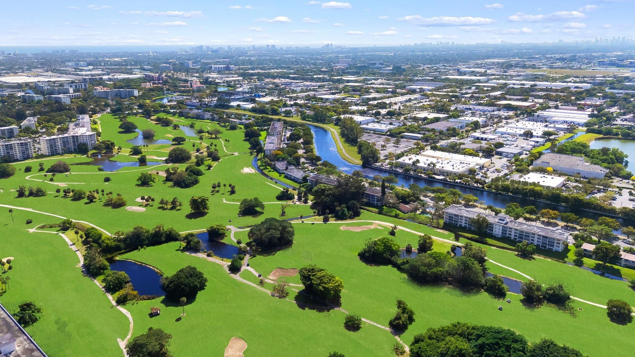 3015 N Palm Aire Dr 3015